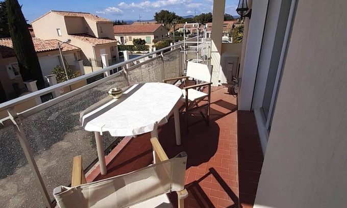Le Brusc Apartment | Au Brusc, Bienvenue à L'escarpillon !