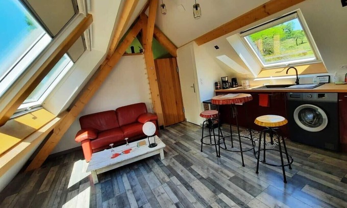 Lindry Apartment | Au Calme Absolu chez Nicolas. Au calme complet
