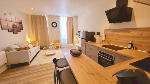 Nevers Apartment | "Au centre de Nevers" hyper centre ville de Nevers, proche Gare, spacieux & calme