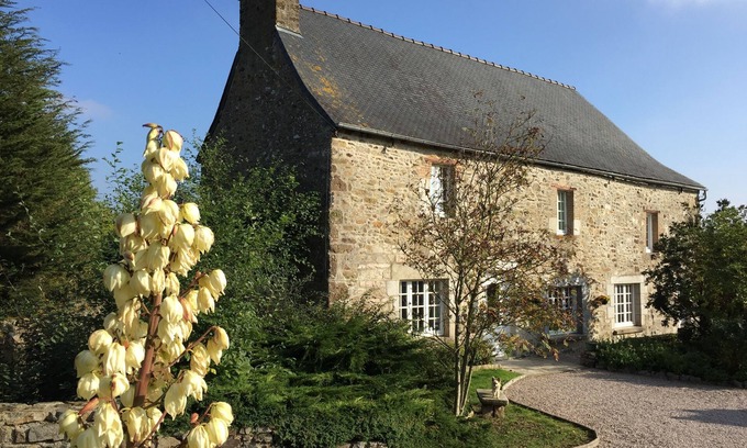 Lamballe House | Au Clos du Lit - Chambres d'hôtes