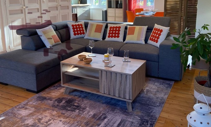 Cherbourg-en-Cotentin Apartment | Au logis de Abi Bienvenue 3-star rating Spacious bourgeois apartment