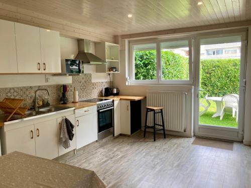 Issoire Apartment | Au parfait, T2 Rdc, frais, jardin, calme, parking, idéalement placé