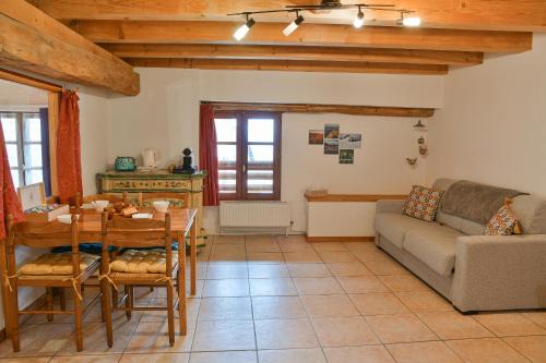 Saint-Pierre-d'Albigny House | Au Pied Du Château - Wifi Parking