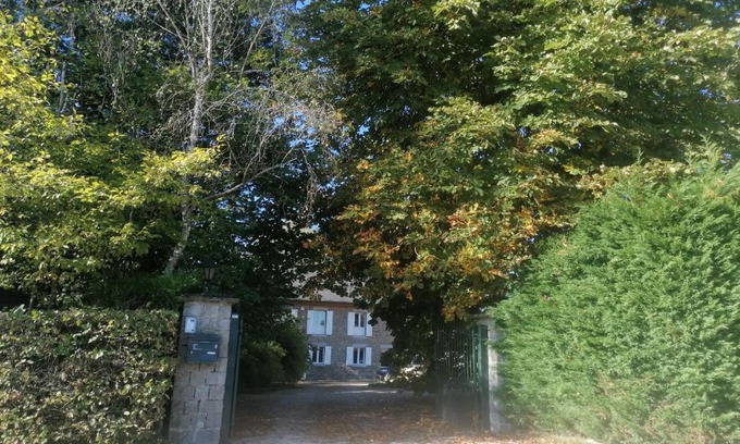 Fays House | Au regard des biches