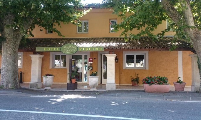 Bagnols-en-Foret Hotel | Au Relais Provencal