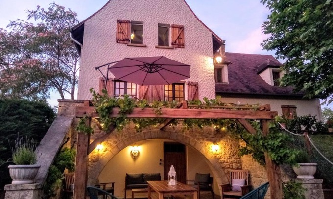 Saint-Julien-de-Lampon Bed & Breakfast | AU SOLEIL COUCHANT