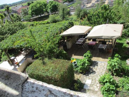 Crouzilles Hotel | Auberge "AU BON ACCUEIL"