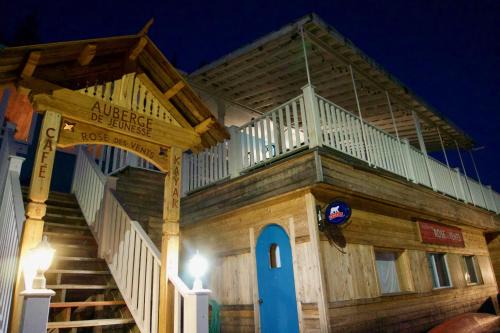 Sainte Rose du Nord Hostel | Auberge Aventure Rose des Vents