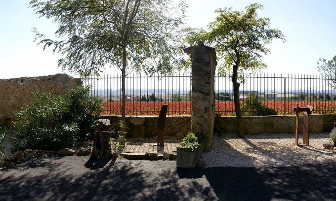 Conilhac-Corbieres Hotel | Auberge Côté Jardin
