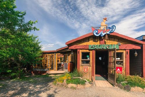 Gaspe Hostel | Auberge/Chalet Griffon Aventure
