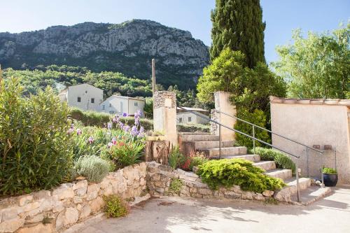 Saint-Jean-de-Bueges Bed & Breakfast | Auberge De La Vallee