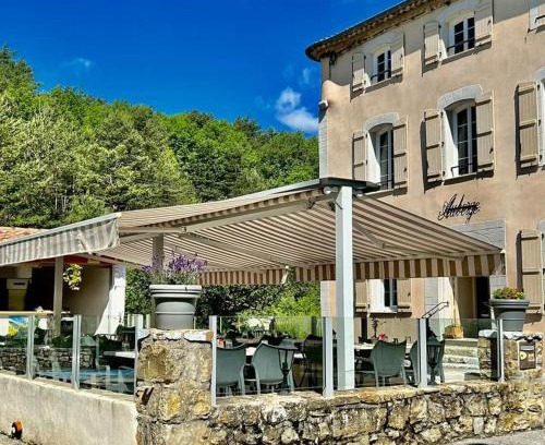 Le Bourguet Hotel | Auberge du Bourguet