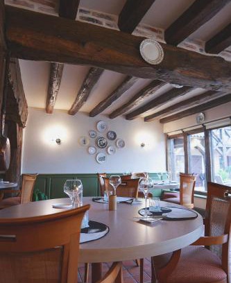Selles-Saint-Denis Hotel | Auberge Du Cheval Blanc - Teritoria
