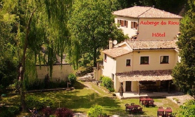 Puget-Rostang Hotel | Auberge Du Riou