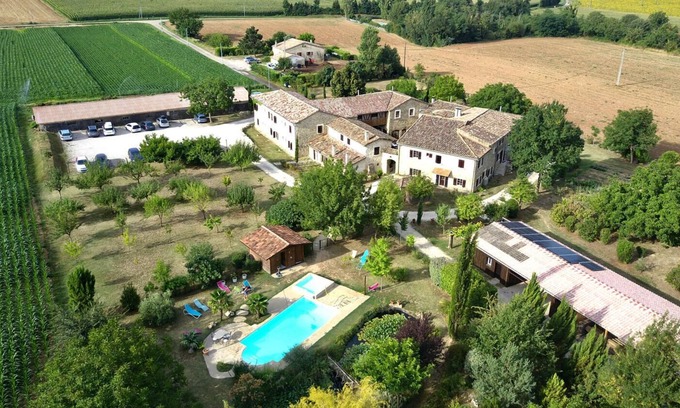 Chabrillan Hotel | Auberge La Plaine