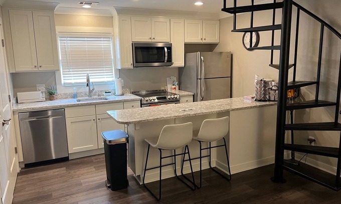Auburn - Opelika Condo | Auburn Game Day Condo 2-Blocks From Jordan Hare