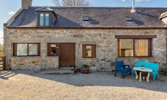 Aberchirder House | Auchingoul Cottage by Interhome