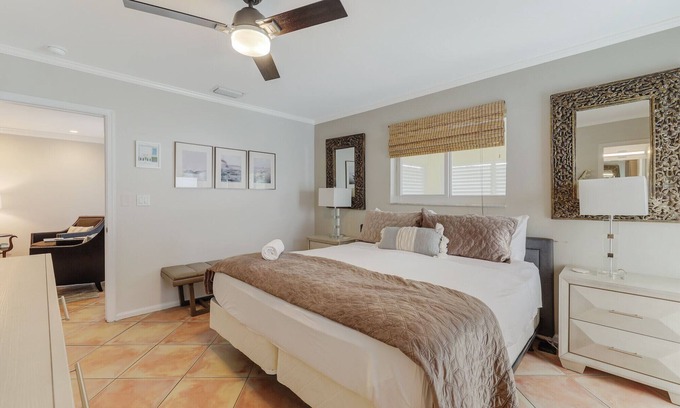 East Fort Lauderdale Villa | Aug Sep month available! 2B 2BA w POOL 4min to Fort Lauderdale beaches . Messi