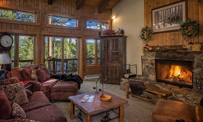 Timber Trail House | AUG&SEPT Deals! Great layout and space. Views/HotTub/Billiards. Easy to Town.