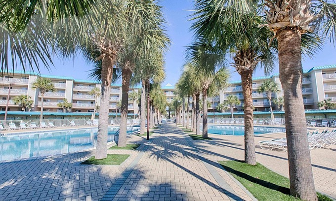 Miramar Beach Condo | AUG-SEPT OPENINGS Steps to Beach, Large patio w/grill. Beach Chairs & Umbrella