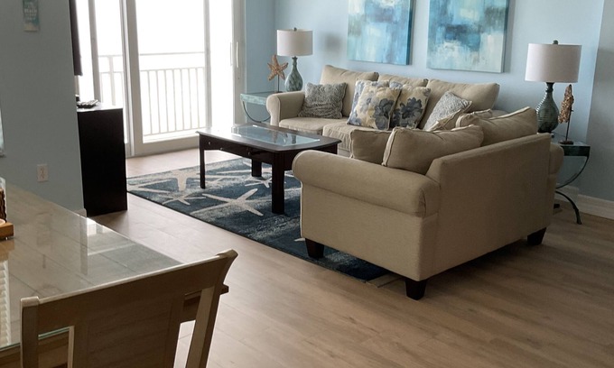 Daytona Beach Condo | AUGUST DATES ON SALE! Summer isn't Over, Get to the Beach! Cyndi 386-361-5882
