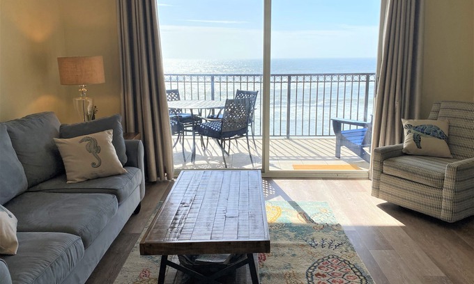 Gulf Shores Condo | August/Sept SALE, 169/night! Spacious Gulf Front, Pool, Beach Supplies, VIEW!