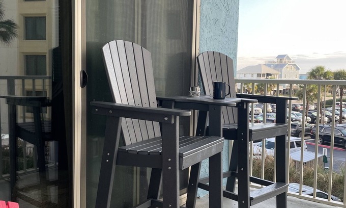 Gulf Shores Condo | AUGUST Special rent 4 nights get 1 free! On the beach & a better view than HOME!