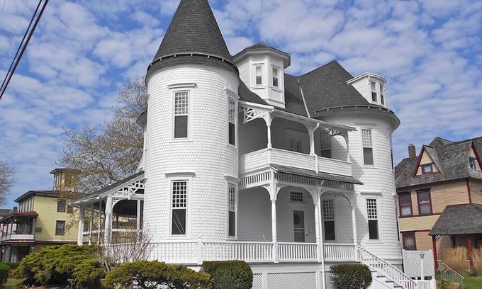 Cape May House | Aunt Anne's Cottage - Historic Victorian in the Heart of Cape May