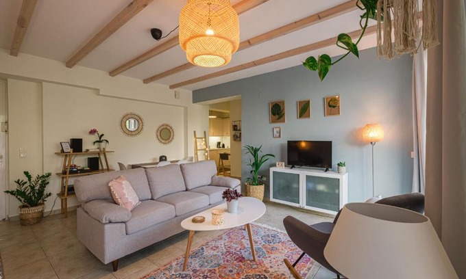 Anatolikos Sinikismos Apartment | Aura Garden Apartment