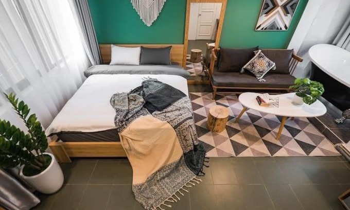 Old Quarter Apartment | Aura Home Flamboyant Whole Apartment
