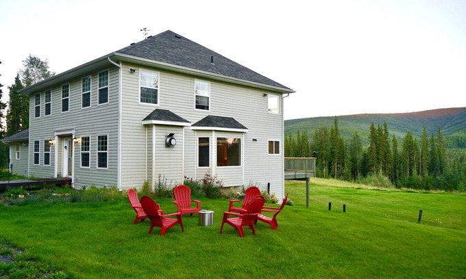 Fairbanks House | Aurora Viewpoint Manor 6b4b with Panoramic Views