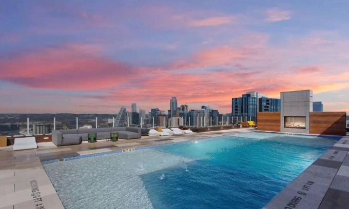 Rainey Street Historic District House | Austin Downtowner Rooftop Pool by Barclé