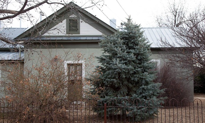 Marfa House | Austinite Marfa: Beautiful Minimalist Adobe, Walk to Downtown