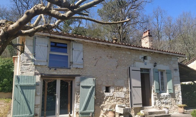 Nabinaud Cottage | Authentic french cottage sleeps 4 in 2 bedrooms 5 min from Aubeterre