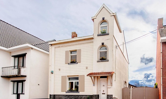 Bilzen House | Authentic house with playroom and infrared sauna