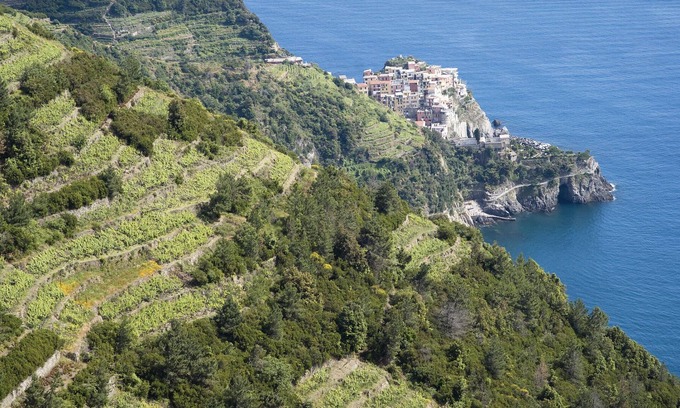 Fezzano Apartment | Authentic Italian vacation apartment overlooking the Gulf of Poets.
