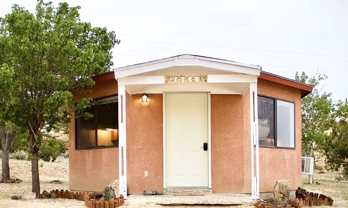 Counselor House | Authentic Native American Hogan Experience near Chaco Cultural Historical Park