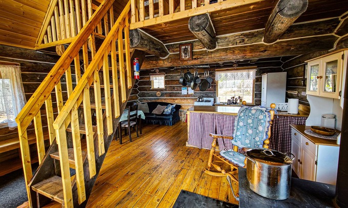 Whitehorse Cabin | Authentic Off Grid Cabin Experience