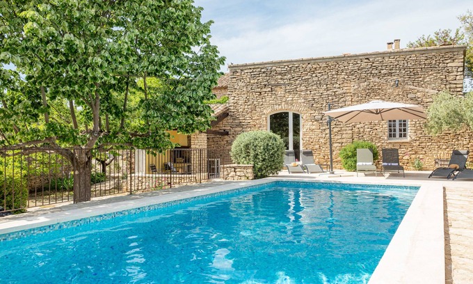Cabrieres-d'Avignon House | Authentic Provencal farmhouse with pool for rent in Provence - L'Evasion