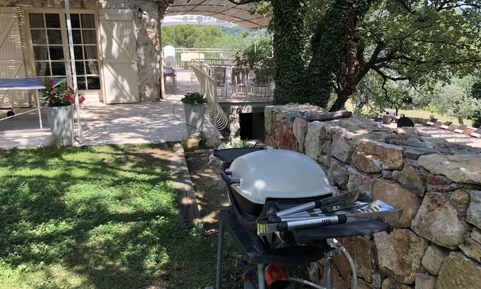 Seillans Villa | Authentic restored sheepfold surrounded by century-old olive trees