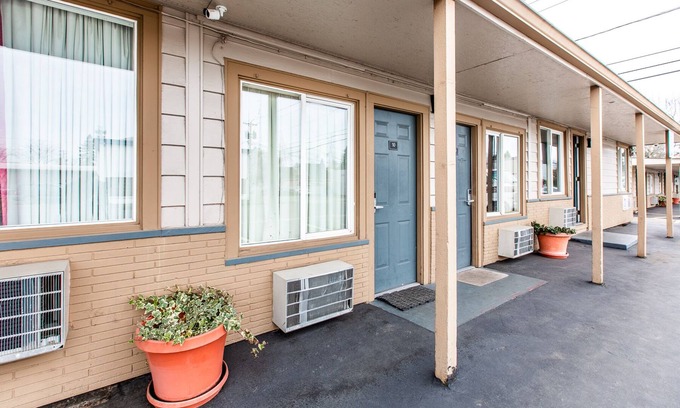West Eugene Hotel | Autzen Inn