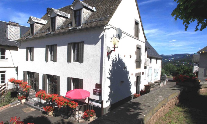 Saint-Sauves-d'Auvergne Cottage | Auvergne Sancy Cottage 06-15 pers 4km 9km La Bourboule Mont-Dore