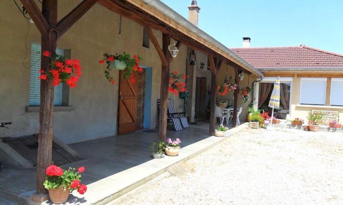 Romenay Bed & Breakfast | Aux Cadollines