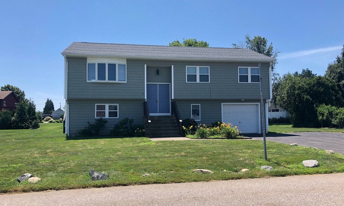 Eastward Look House | Available Academic Year 2026-2027 & Booking Summer 2025 and summer 2026