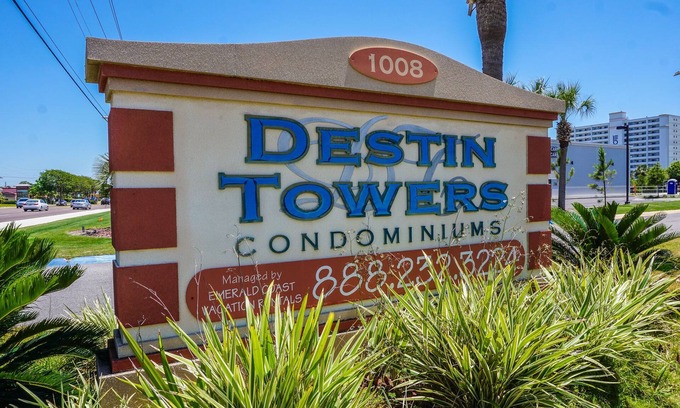 Destin Condo | AVAILABLE Sept. 13th to 20th & Oct. 25th to Nov. 17th! ON THE BEACH!