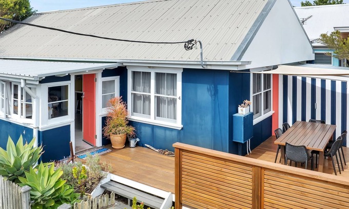 Currarong House | Avalon: vintage beachside family getaway