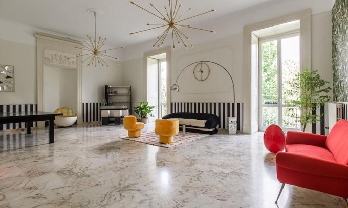 Naples City Centre Apartment | Avantgarden