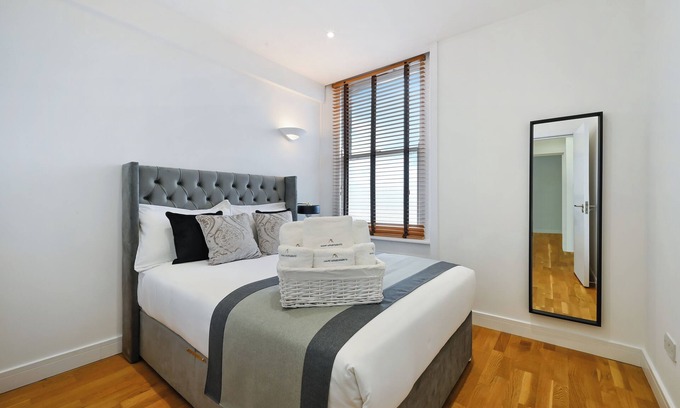 Holborn and Covent Garden Apartment | Avari Apartments – Gray’s Collection