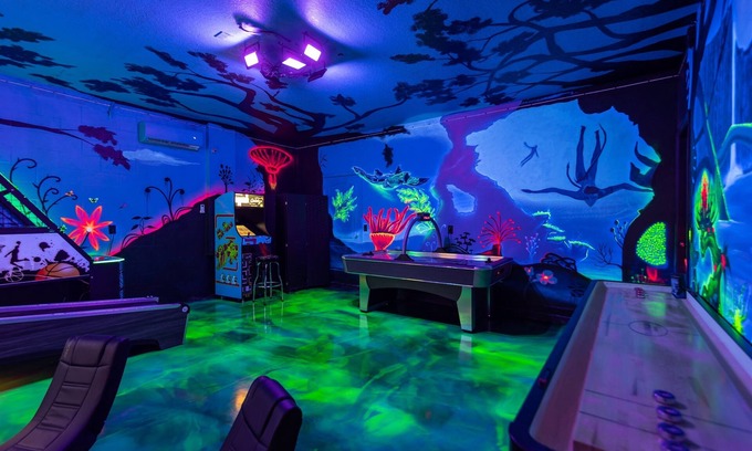 Davenport House | Avatar Villa | 8BR w/Pool, Theater & Game Room