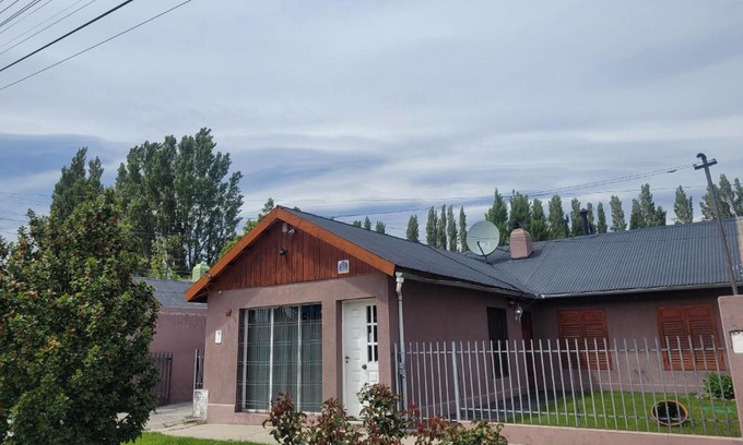 Los Antiguos House | Avenida Centro